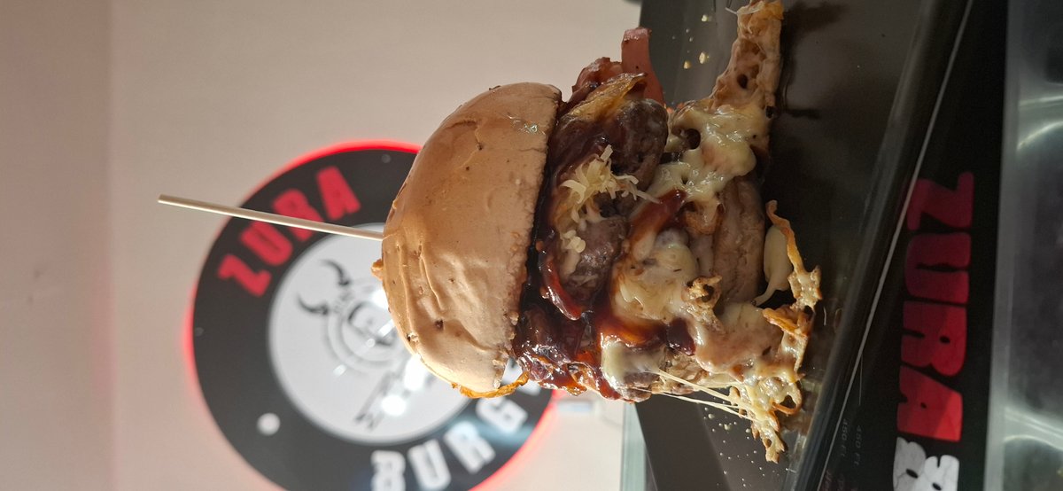 Géza Fejedelem Burger