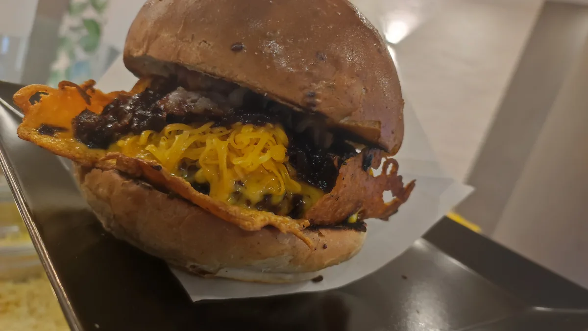 Hagymalekváros Burger