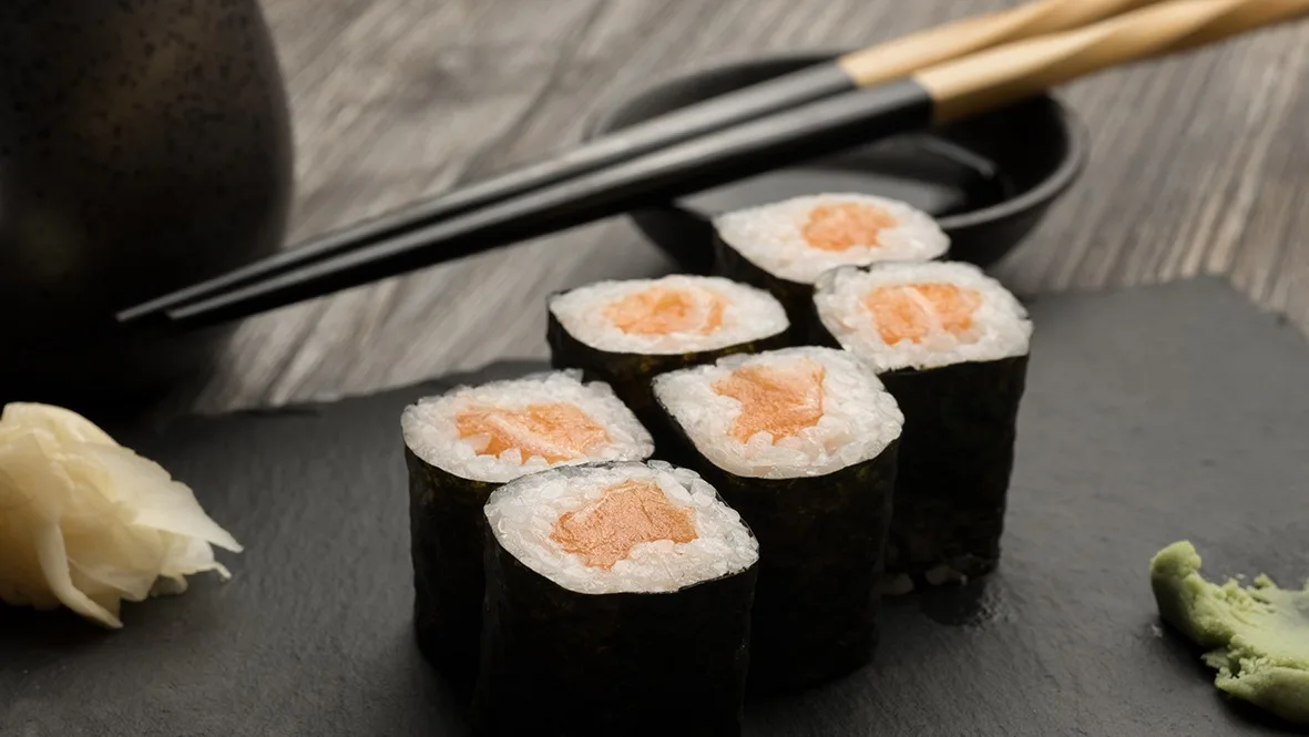 Maki Roll Σολομός
